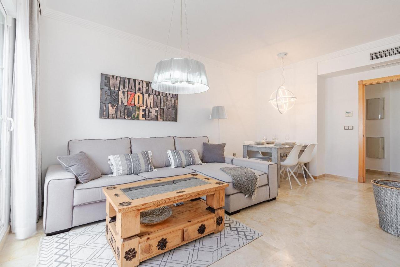 11 Modern Apt With Sea Views, Two Poolareas, Close To Parks & Beaches Manilva Apartamento Exterior foto